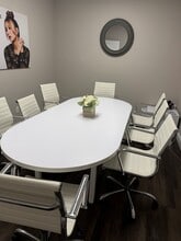 348 N US Hwy 9, Manalapan Township, NJ à louer Photo intérieure– Image 2 sur 5