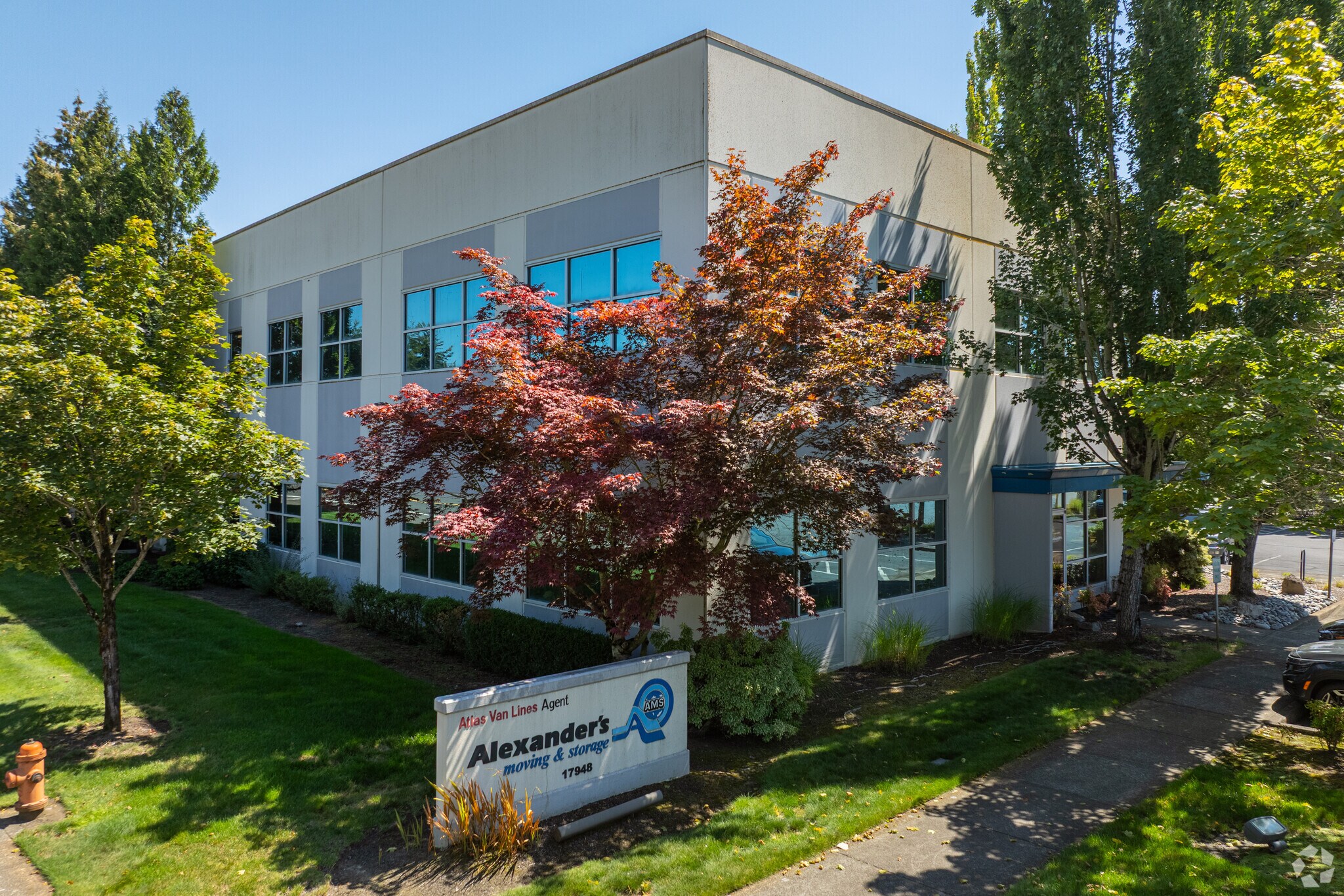 17948 NE Riverside Pky, Portland, OR à louer Photo principale– Image 1 sur 6