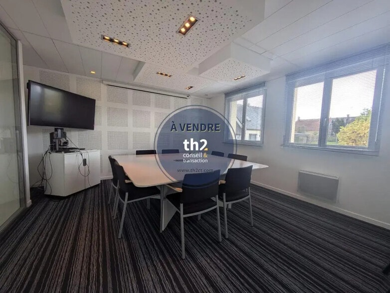 Bureau dans Saint-Lô à vendre - Photo intérieure – Image 1 sur 3