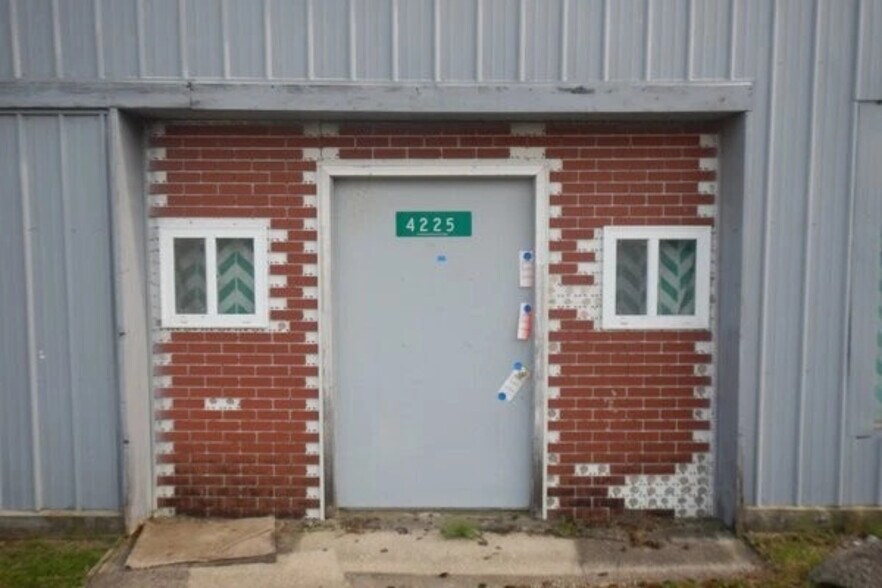 4225 East St, Akron, MI à vendre - Photo de l’immeuble – Image 3 sur 48