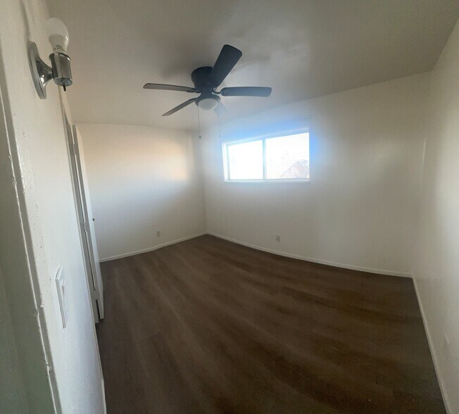 1236-1238 W 90th Pl, Los Angeles, CA à vendre - Photo intérieure – Image 3 sur 26