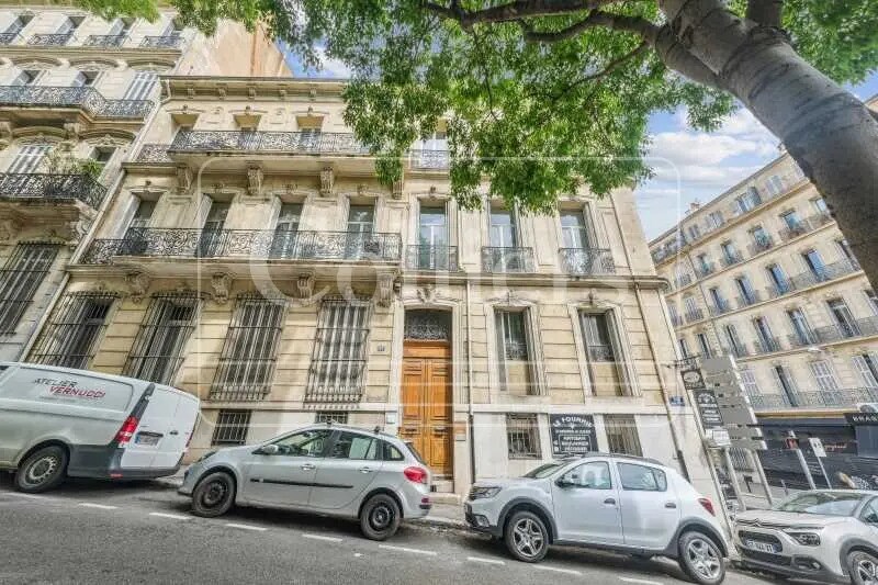 Bureau dans Marseille à louer - Photo de l’immeuble – Image 1 sur 11