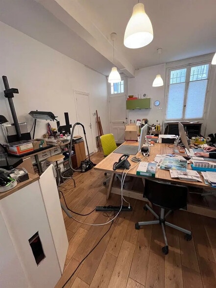 Local commercial dans Vincennes à vendre - Photo de l’immeuble – Image 2 sur 4