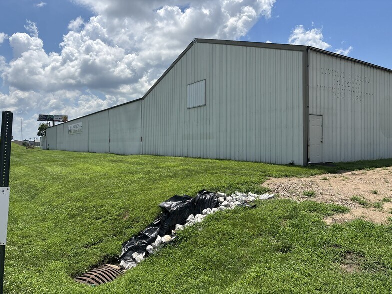 800 N 3rd St, Terre Haute, IN à louer - Photo de l’immeuble – Image 3 sur 17
