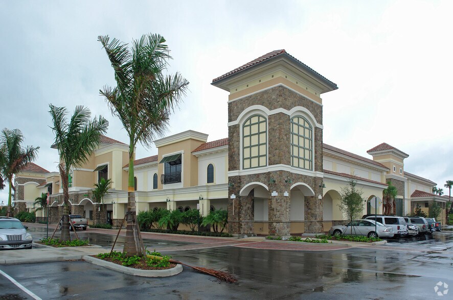 7805-8095 N University Dr, Pompano Beach, FL à louer - Photo de l’immeuble – Image 3 sur 8