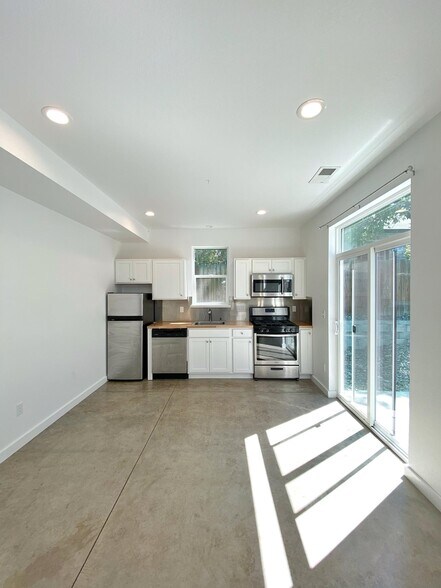 446 Roberts St, Reno, NV à vendre - Photo de l’immeuble – Image 2 sur 15