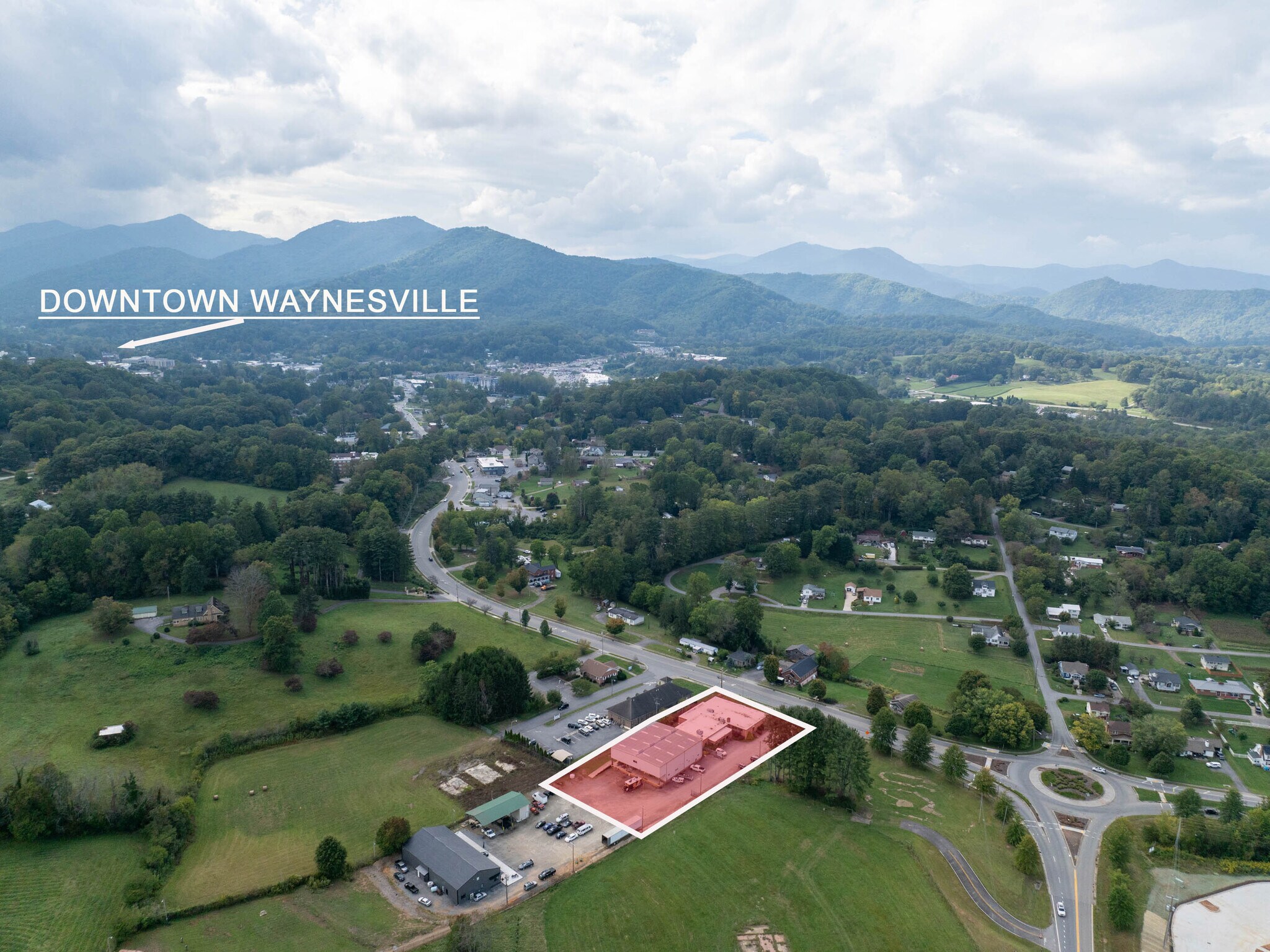 30 New Treads Dr., Waynesville, NC à vendre Photo principale– Image 1 sur 35