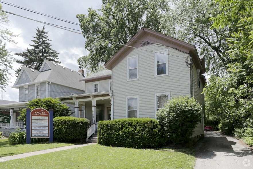 226 N Martin Luther King Jr Ave, Waukegan, IL à vendre - Photo principale – Image 1 sur 6