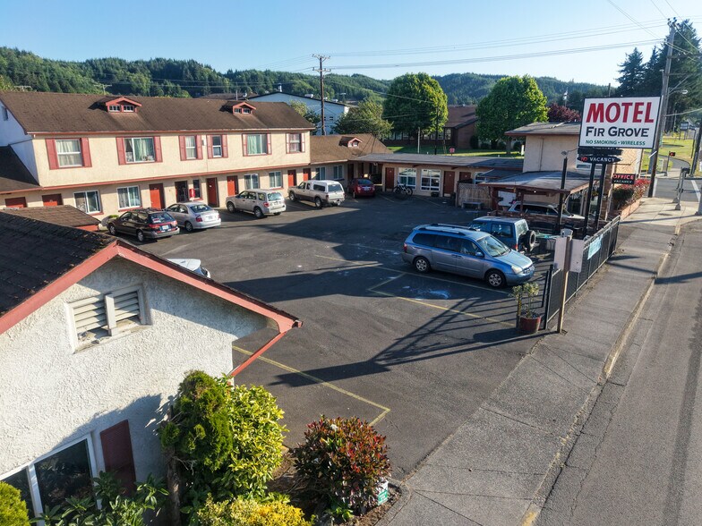 2178 Winchester Ave, Reedsport, OR à vendre - Photo de l’immeuble – Image 2 sur 28