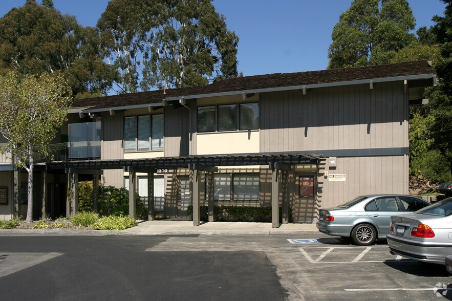 1330 Tara Hills Dr, Pinole, CA à vendre - Photo de l’immeuble – Image 2 sur 4