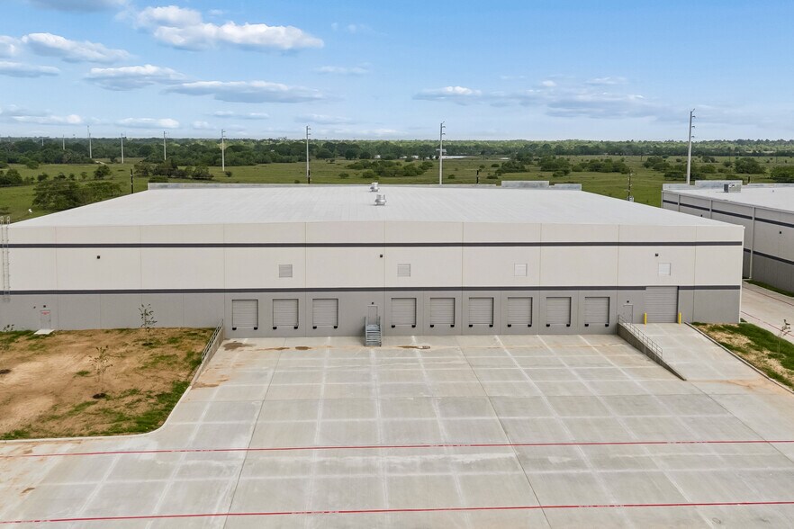 2694 Twinwood Pky, Brookshire, TX à louer - Photo de l’immeuble – Image 2 sur 8