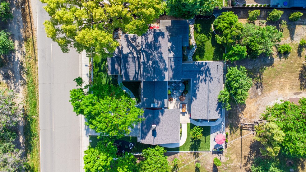 2420 Vine Ave, Escalon, CA à vendre - Aérien – Image 2 sur 76