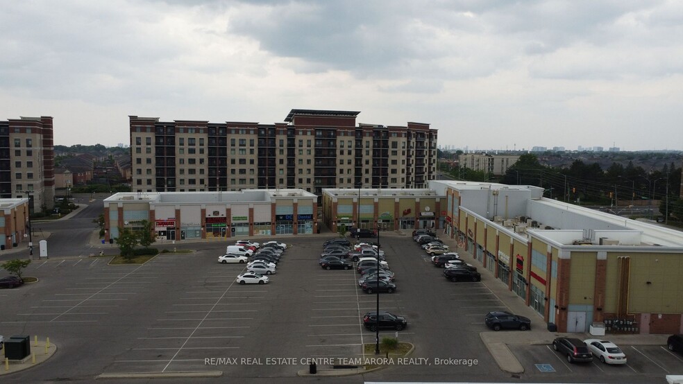 30 New Delhi Dr, Markham, ON à vendre - Photo de l’immeuble – Image 2 sur 9