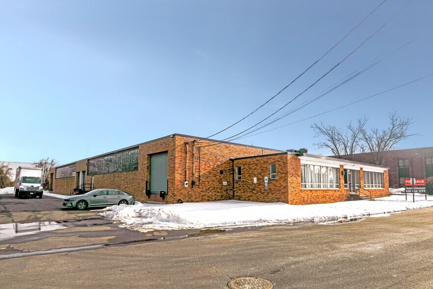 1 Barrett Ave, Moonachie, NJ à vendre - Photo de l’immeuble – Image 3 sur 11