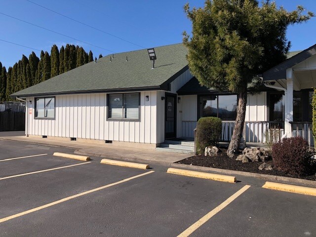 3028-3030 Gateway Loop, Springfield, OR à louer Photo de l’immeuble– Image 1 sur 2