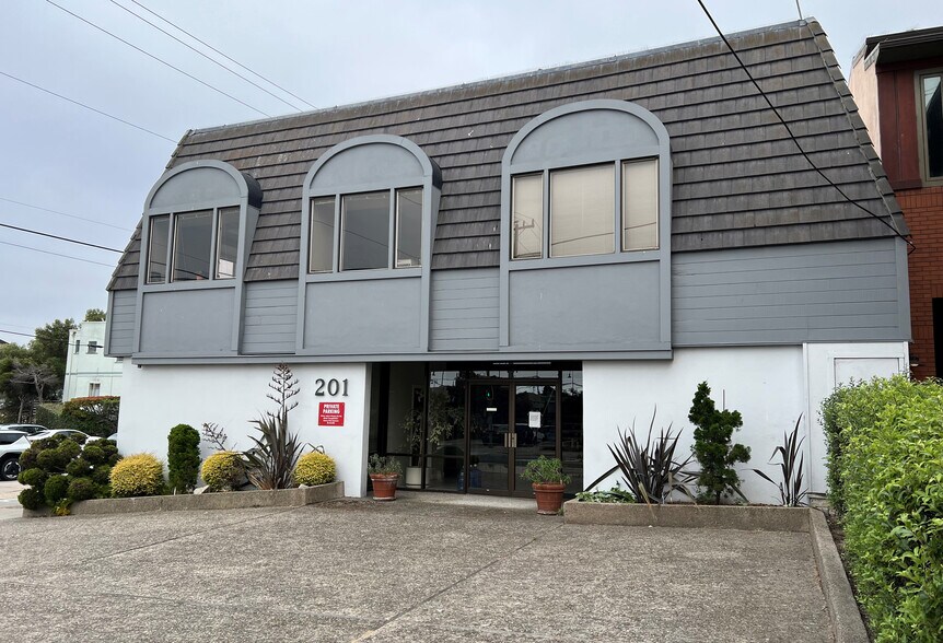 201 Hoffman Ave, Monterey, CA à vendre - Photo de l’immeuble – Image 1 sur 5