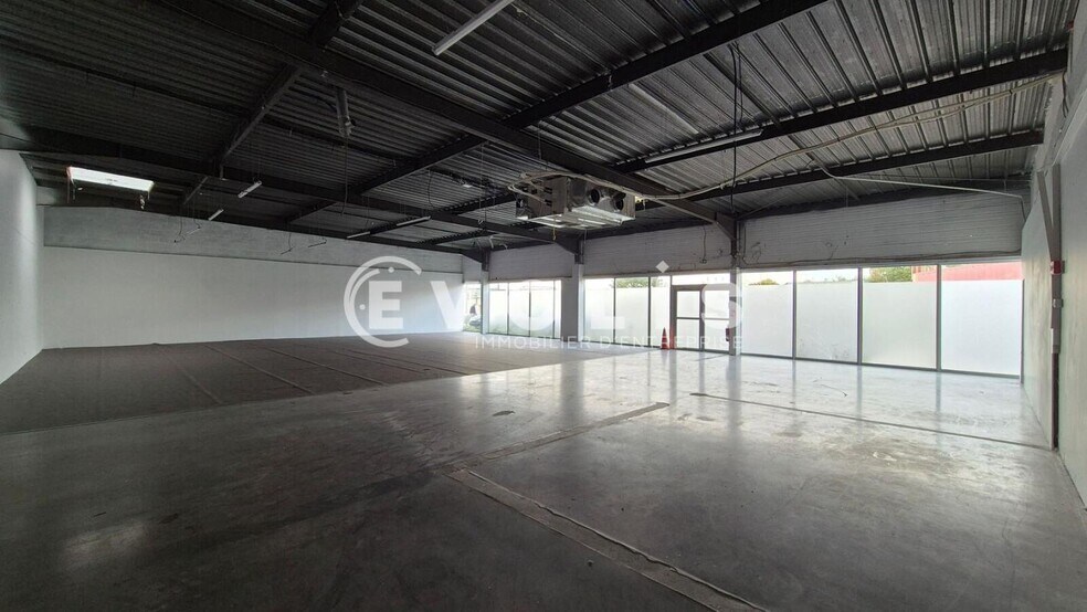 Local commercial dans Mareuil Les Meaux à louer - Photo intérieure – Image 2 sur 8