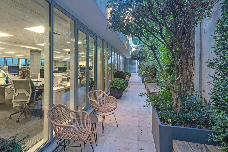 7-9 Whitfield St, Londres à louer - Photo de l’immeuble – Image 3 sur 16