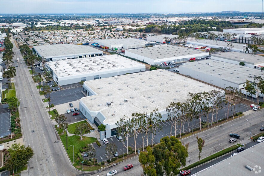 450 W Apra St, Compton, CA à louer - Photo de l’immeuble – Image 1 sur 6