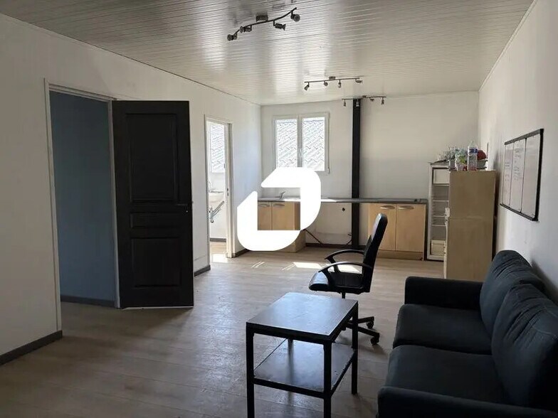 Local d'activités dans Camblanes-et-Meynac à vendre - Photo de l’immeuble – Image 3 sur 6