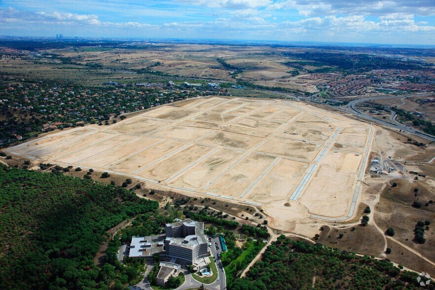 Terrain dans Villaviciosa de Odón, Madrid à vendre - Photo de l’immeuble – Image 3 sur 4
