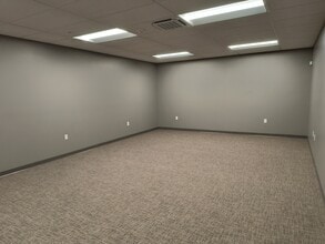 125 E J St, Deer Park, WA à louer Photo intérieure– Image 1 sur 1