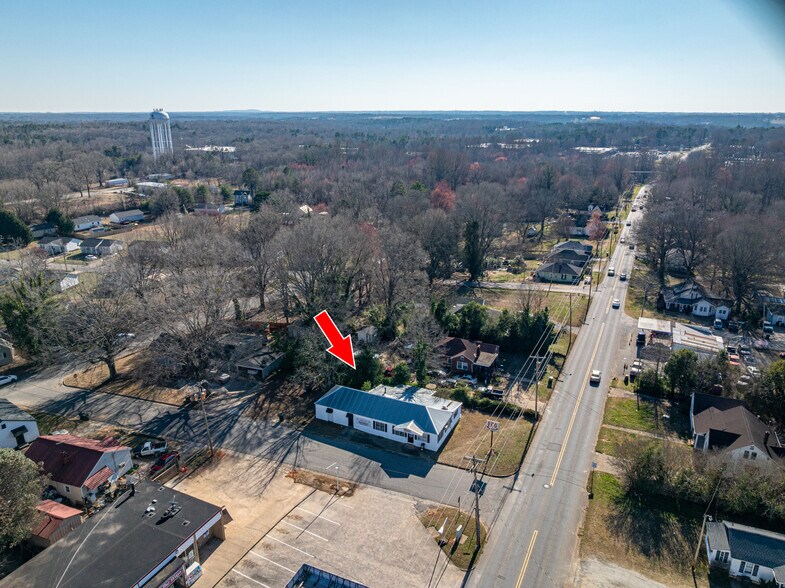 801 W Church St, Cherryville, NC à vendre - Photo de l’immeuble – Image 2 sur 9