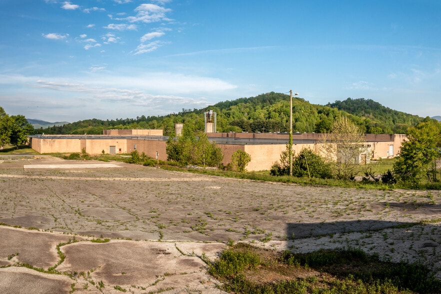 Spruce II - Local industriel/logistique
