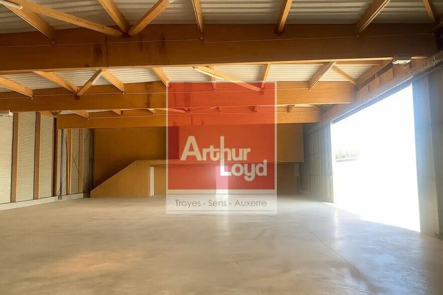 Industriel/Logistique dans Troyes à louer - Photo de l’immeuble – Image 3 sur 7