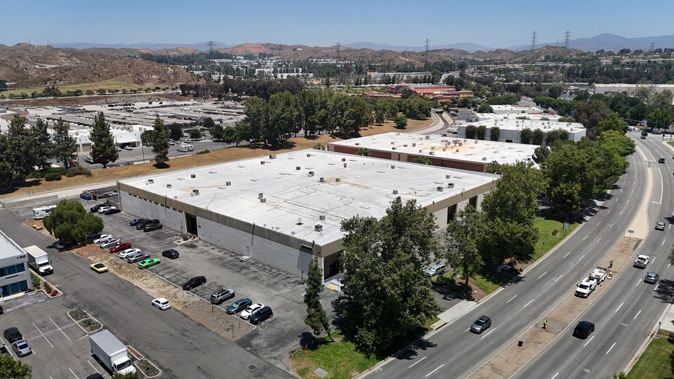 25371-25395 Rye Canyon Rd, Valencia, CA à louer - Photo de l’immeuble – Image 3 sur 20