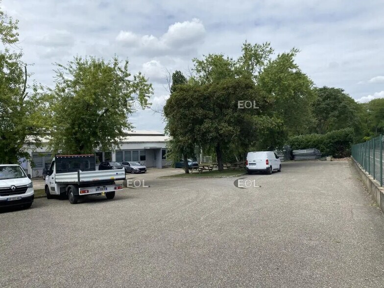 Industriel/Logistique dans Saint-Priest à louer - Photo de l’immeuble – Image 1 sur 31