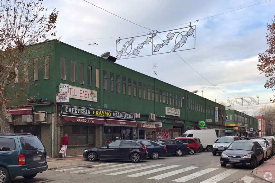 Calle Entrepeñas, 4, Alcalá de Henares, Madrid à louer - Photo de l’immeuble – Image 2 sur 3