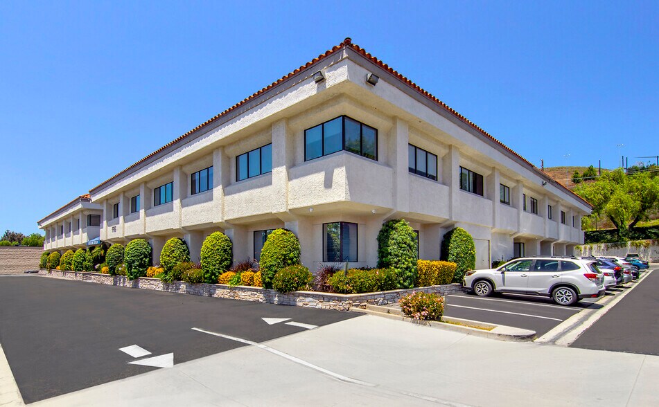 31225 La Baya Dr, Westlake Village, CA à louer - Photo de l’immeuble – Image 2 sur 4