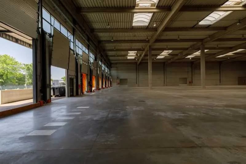 Bureau dans Miribel à louer - Photo intérieure – Image 3 sur 12