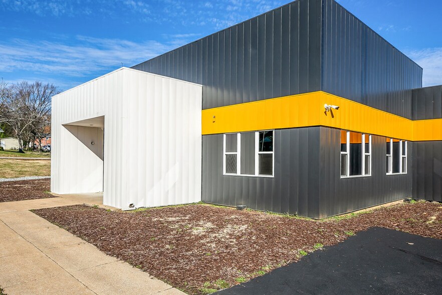 500 1st Ave, Mount Pleasant, TN à louer - Photo de l’immeuble – Image 2 sur 29