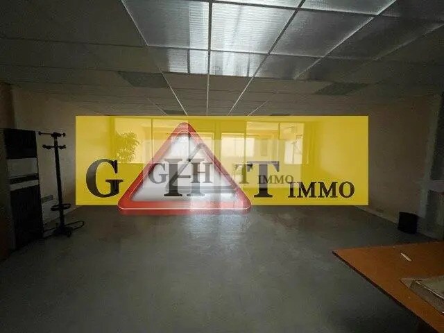 Industriel/Logistique dans Neuilly-sur-Marne à louer Photo de l’immeuble– Image 1 sur 2