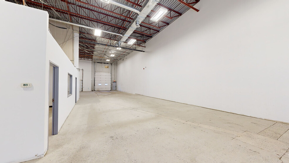 2500 Rue Jean-Perrin, Québec, QC à louer - Numérisation 3D Matterport – Image 3 sur 27