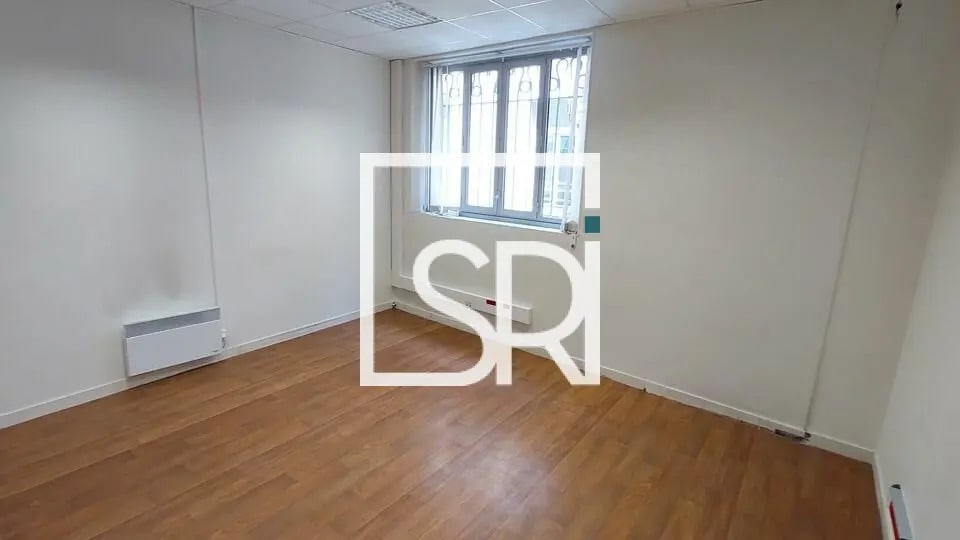 Bureau dans Clermont-Ferrand à louer - Photo de l’immeuble – Image 2 sur 12