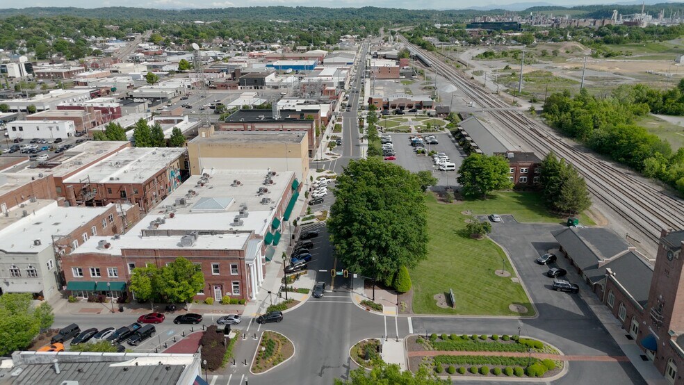 244-252 Broad St, Kingsport, TN à vendre - Vidéo sur l’annonce professionnelle – Image 3 sur 26