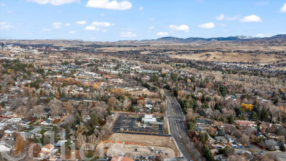 793 E Parkcenter Blvd, Boise, ID à vendre - Photo de l’immeuble – Image 3 sur 17