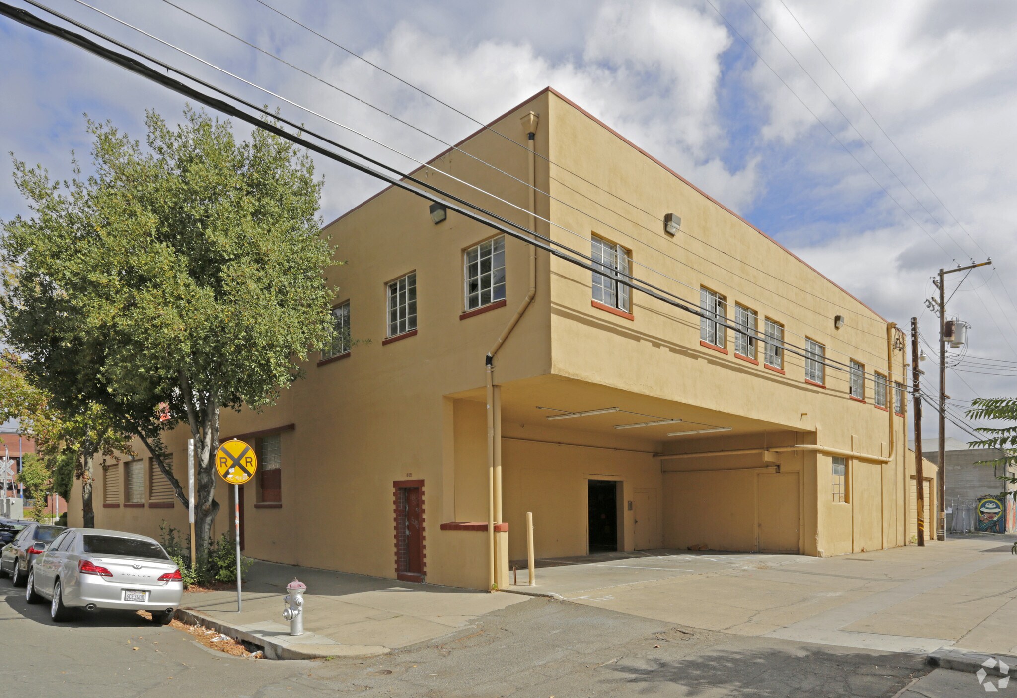 1809 23rd St, Sacramento, CA à louer Photo principale– Image 1 sur 5