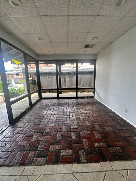22640 Golden Springs Dr, Diamond Bar, CA à louer - Photo de l’immeuble – Image 2 sur 7