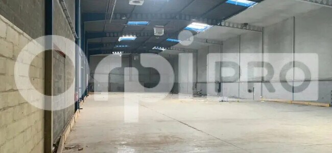 Plus de détails pour Industriel/Logistique à louer