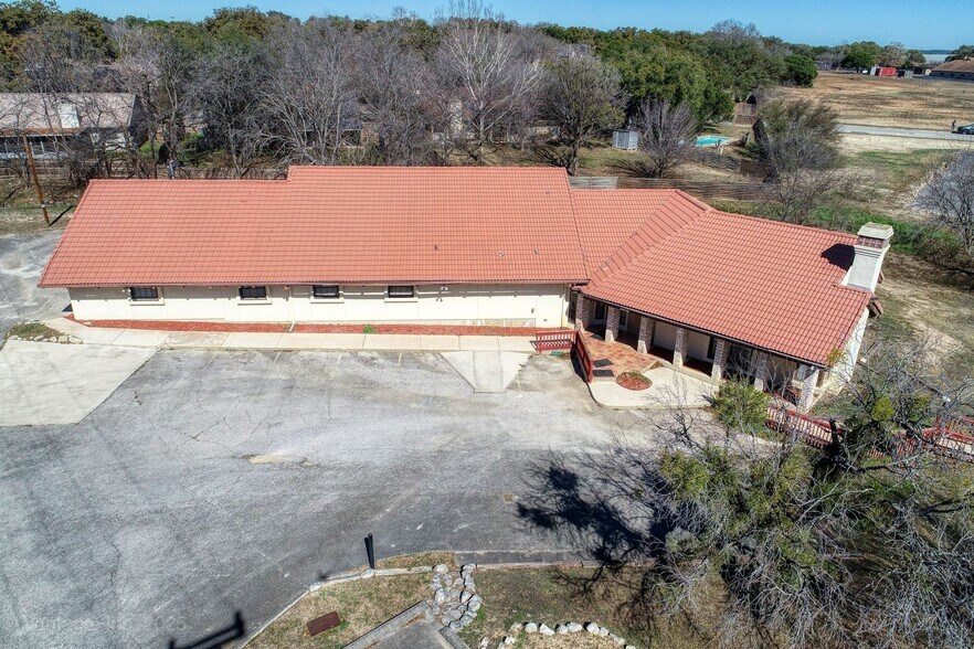 16111 Nacogdoches Rd portefeuille de 3 biens à vendre sur LoopNet.fr - Photo de l’immeuble – Image 1 sur 11