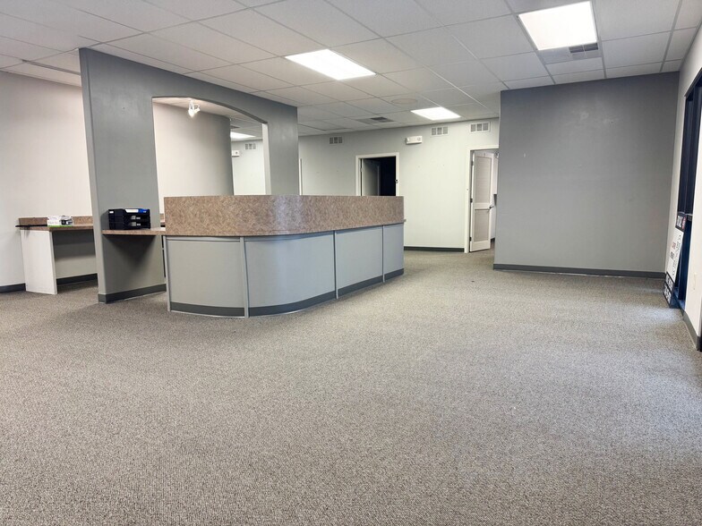 2309-2311 S Kansas Rd, Newton, KS à louer - Photo intérieure – Image 2 sur 10