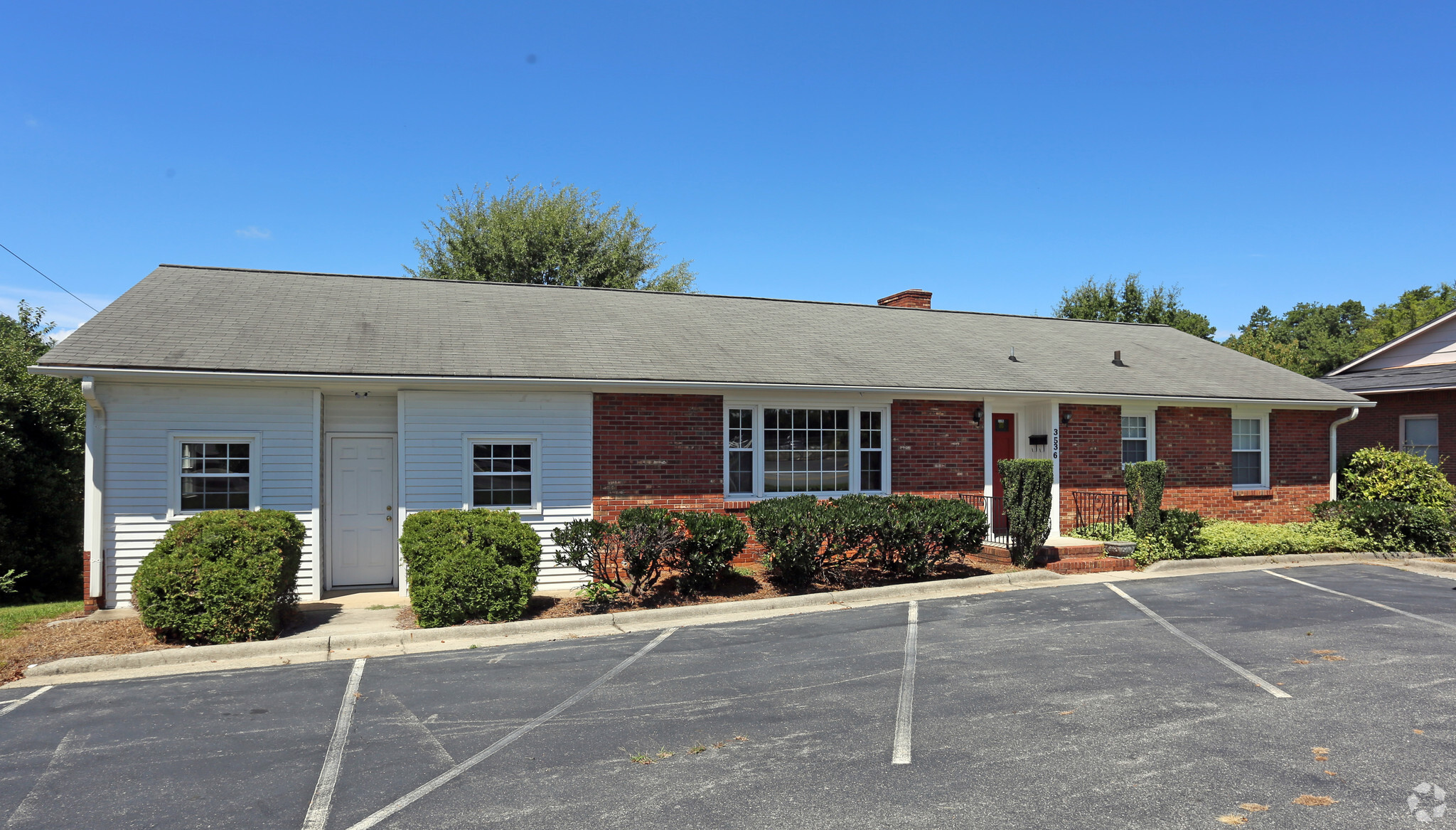 3536 Vest Mill Rd, Winston-Salem, NC à louer Photo principale– Image 1 sur 7