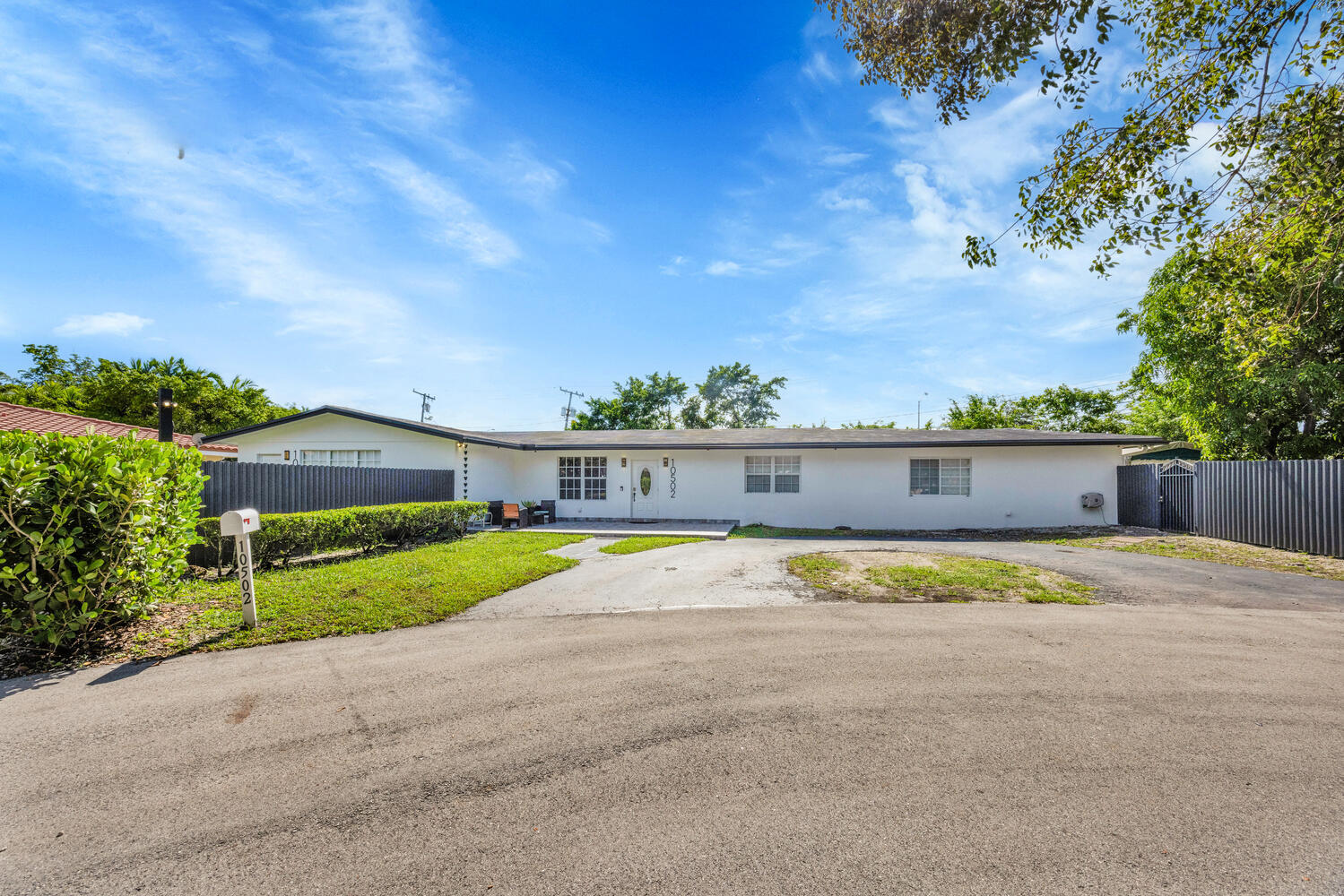 10502 SW 77th Ct, Miami, FL à vendre Photo principale– Image 1 sur 2