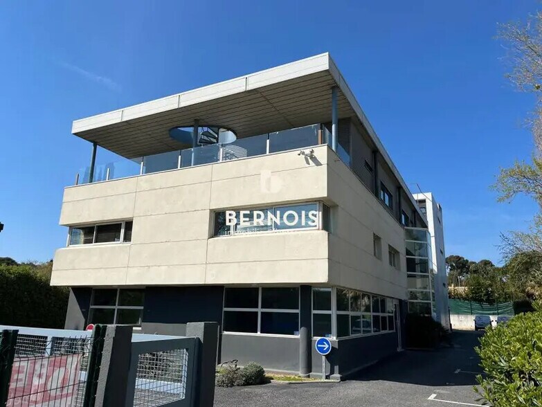 Bureau dans La Seyne-sur-Mer à louer - Photo de l’immeuble – Image 2 sur 9