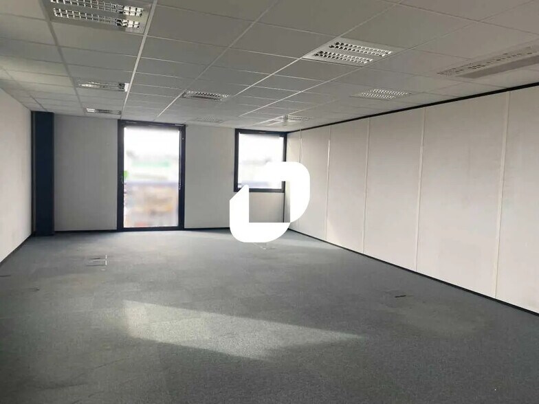 Bureau dans Gradignan à louer - Photo intérieure – Image 2 sur 9