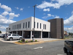 2030 Coliseum Dr, Hampton, VA à louer Photo de l’immeuble– Image 1 sur 4